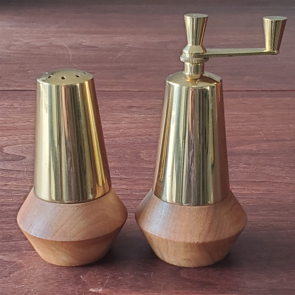 Vintage MCM Design MACINA Wood Salt Shaker & Pepper Grinder MADE IN ITALY
